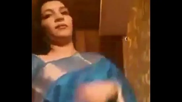 Fresh Hot Indian Aunty removing saree clips Tube