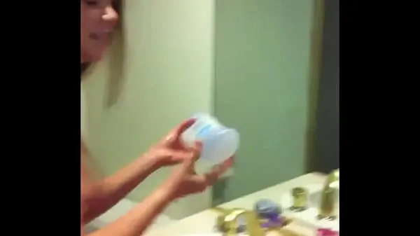 Nové klipy (Girl shaving her friend's pussy for the first time) Tube