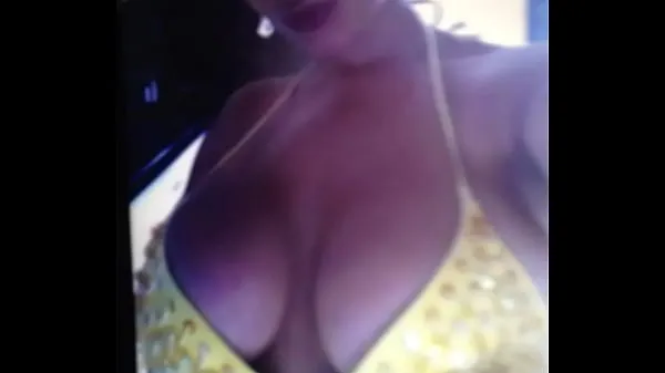 Vroči Cum tribute to italian girl and her wonderful tits posnetki Video posnetki