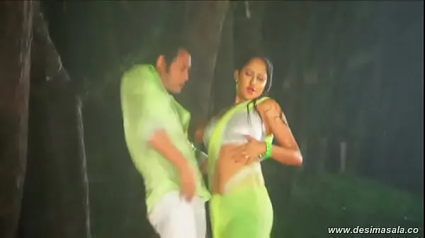 Свежие клипы desimasala.co - Красивая актриса, песня из бенгальского фильма о горячем мокром дождь Туб