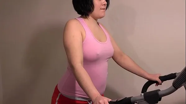 Frische Mit einem Analstopper auf dem Laufband kombiniere ich Fitness und Orgasmus und trainiere saftigen Arsch Clips Tube