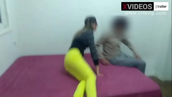 Nuovo Cristina Almeida nella sua prima gangbang con 4 negri, anale arrotolato, doppia penetrazione, bevuto latte. Tutto davanti al corno del maritotubo di clip