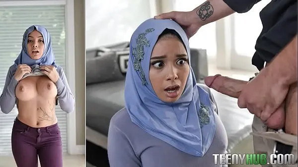 Tabung klip Aaliyah Hadid In Teenage Anal In Her Hijab segar