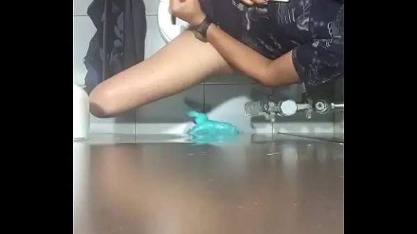 Yeni Rich cock public bathroom klip Tube