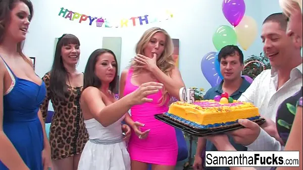 Tabung klip Samantha celebrates her birthday with a wild crazy orgy segar
