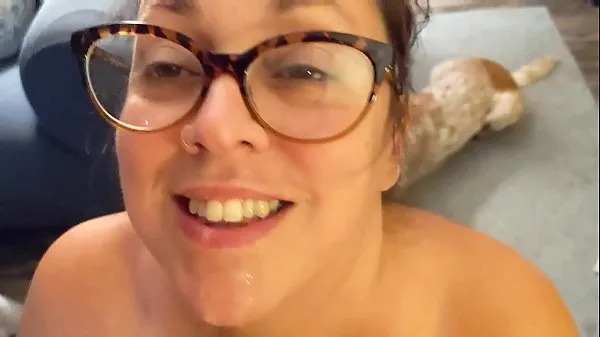 تازہ Surprise Video - Big Tit Nerd MILF Wife Fucks with a Blowjob and Cumshot Homemade کلپس ٹیوب