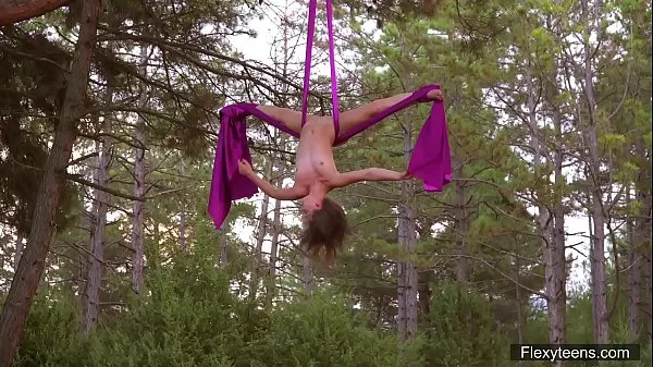 Fresh Hot flexy gymnast teen Kim Nadara clips Tube