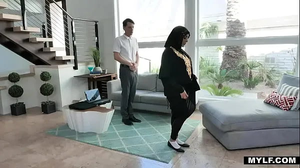 Friss Arab MILF Craves For Young Cock- Kylie Kingston klipcső