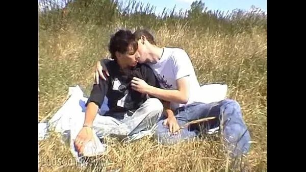 مقاطع Cute mates get from a chat to a gay fuck outdoors جديدة من أنبوب