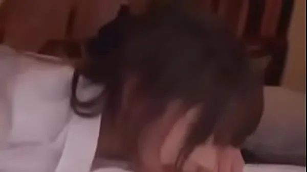 Nuovo qual è il nome della ragazza o il nome del video completotubo di clip