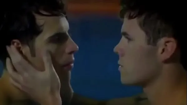 Nuevos Escena gay entre dos actores en una película - Monster Pies clips de tubo