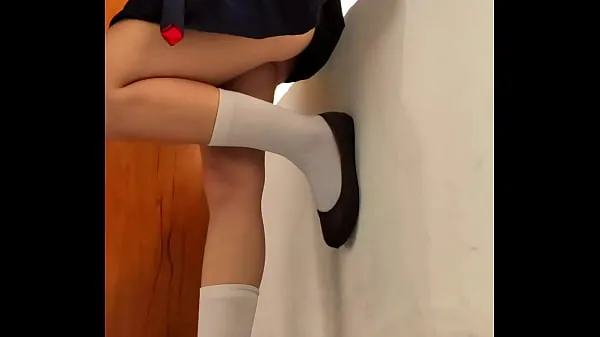 Ống Teenage fucked and creampied standing against the window in empty classroom clip mới