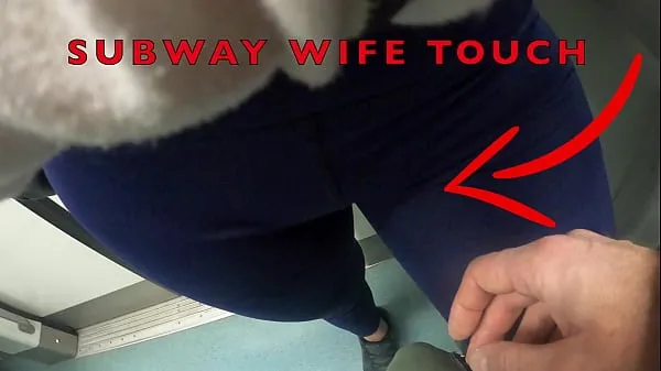 Yeni My Wife Let Older Unknown Man to Touch her Pussy Lips Over her Spandex Leggings in Subway klip Tube