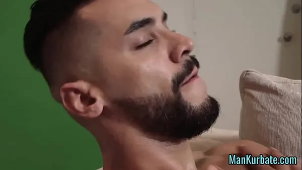 Nuevos Hombre musculoso masturbándose clips de tubo