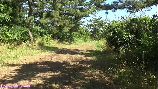 مقاطع Crossdresser IJUIN Maki and forest walking جديدة من أنبوب