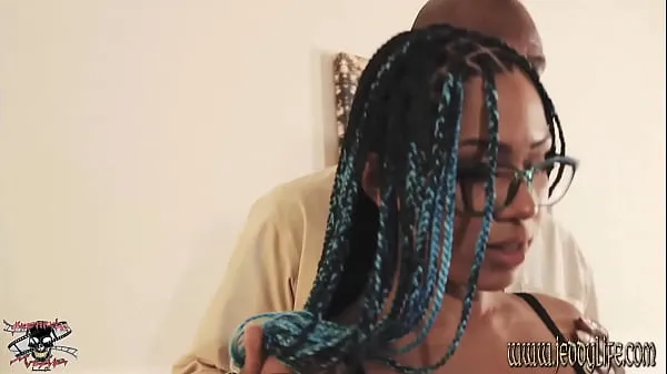 Nuovo Lil Redbone ha una buona testatubo di clip