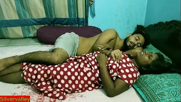 신선한 Indian teen couple viral hot sex video!! Village girl vs smart teen boy real sex 클립 튜브