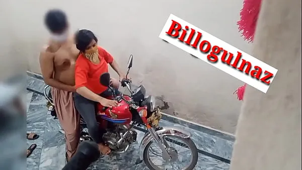 Tabung klip Hot XXX fucked by friend on bike hindi audio segar