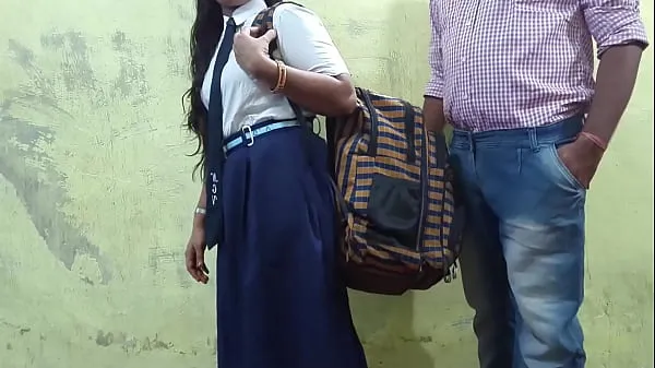 新鮮な インドの女子大生が教師のムンバイ・アシュと不正行為をした 個のクリップ チューブ