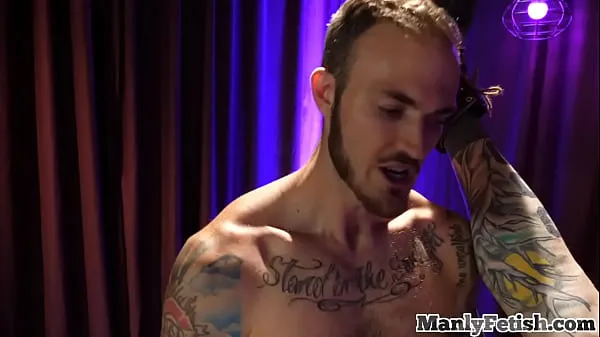 تازہ Crossdresser stud barebacks tattooed deepthroating BF کلپس ٹیوب