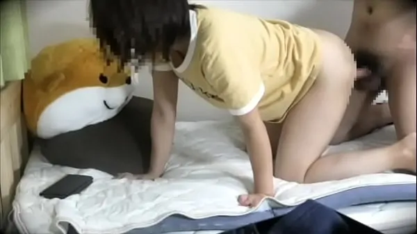 新鲜妻子在下午与丈夫的老板发生奸情夹子管