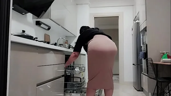 Friske my stepmother wears a skirt for me and shows me her big butt klip Tube