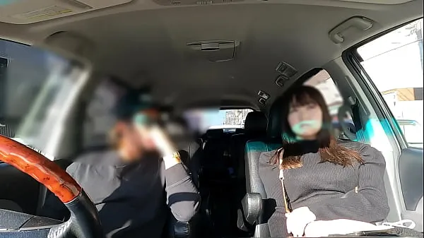 Completely real Japanese [hidden shot] Neat but baby-faced big breasts that can be seen from the top of the knit Unexpected exposure confession "I want to have sex in the car" while driving and suddenly breaks out in car sex [Appearance] [Close Klip Tiub baru