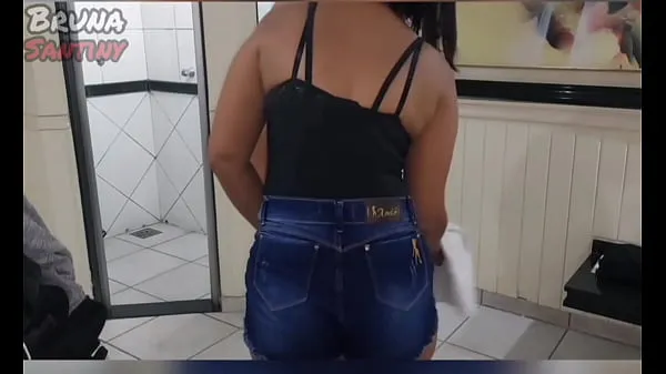 Yeni Bruna dá pro vendedor de água que trabalha no sinaleiro. Passou mais cedo no farol gostou do vendedor de água, combinou e deu gostoso klip Tube