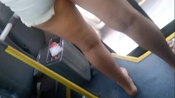 Novinha Gostosa de Shortinho punched on the bus in Sp Klip Tiub baru
