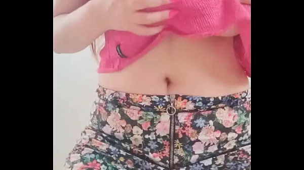 Nové klipy (Model poses big natural boobs with moans - DepravedMinx) Tube