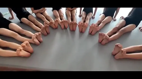 Tubo de 舞蹈室的脚部游戏 clipes novos