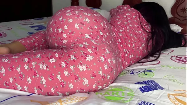 Yeni I can't stop watching my Stepdaughter's Ass in Pajamas - My Perverted Stepfather Wants to Fuck me in the Ass klip Tube