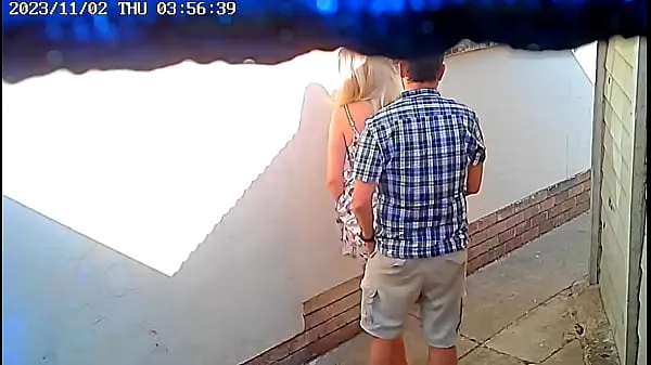 Frische Mutiges Paar beim öffentlichen Ficken vor CCTV-Kamera erwischt Clips Tube