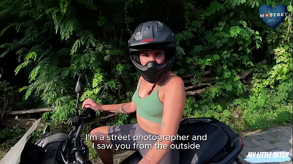 新鮮な Fake Photographer Convinced Big-Ass Blonde On Bike To Fuck After Shoot - Cum Swallow 個のクリップ チューブ